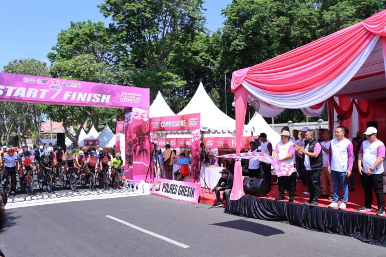 Kapolda Jatim Lepas 549 Pembalap Ramaikan Road to Tour of Kemala Seri 3 Gresik Criterium 2023
