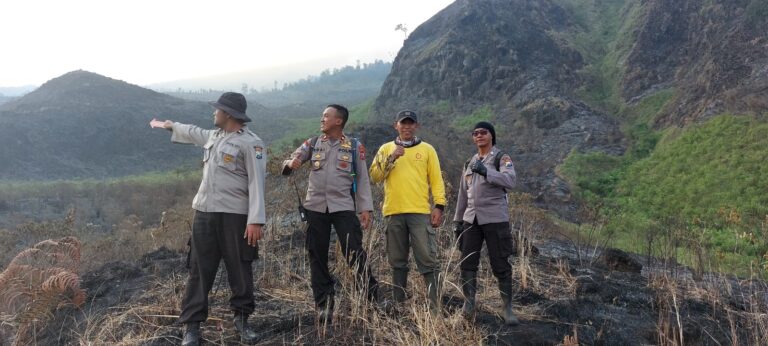 Penanganan Karhutla di Malang, Polisi Lakukan Olah TKP Bekas Titik Api Gunung Arjuno