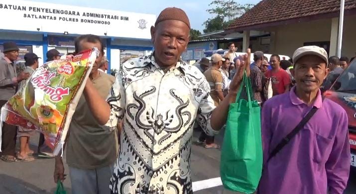 Polres Bondowoso Berbagi 1000 Paket Sembako dari Kapolda Jatim untuk Kaum Dhuafa