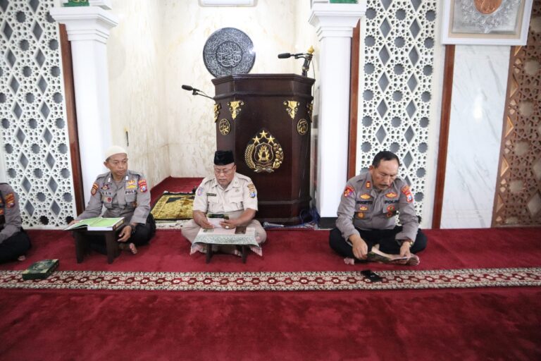 Menuju Pemilu 2024 Aman dan Damai, Polres Bangkalan Gelar Khotmil Qur’an