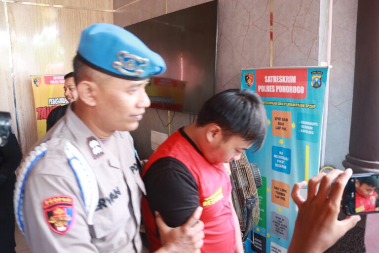 Reaksi Cepat Anggota Polres Ponorogo Saat Bertugas Sapa Pagi Berhasil Amankan Pencuri