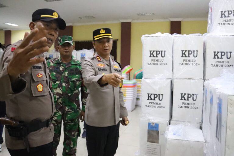 Pastikan Keamanan Logistik Pemilu, Kapolres Mojokerto Kota Cek Gudang PPK