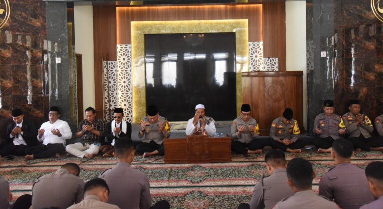Tingkatkan Iman dan Taqwa di Bulan Ramadhan Polres Bondowoso Rutin Gelar Binrohtal dan Tadarus