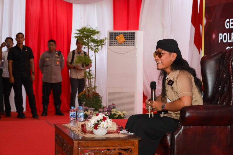 Tausiah di Polrestabes Surabaya, Gus Miftah : “Polisi Baik, Pilar Kebajikan dalam Masyarakat”