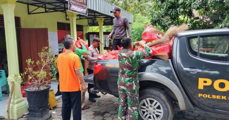 Polres Magetan bersama TNI Salurkan Bantuan dan Dirikan Dapur Umum di Dua Desa Rawan Banjir