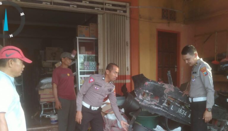 Polisi Berhasil Amankan Pengemudi yang Lari Usai Tabrak Rumah Warga di Tulungagung