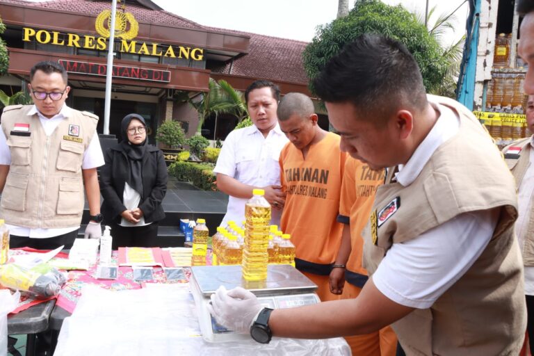 Polisi Bongkar Produsen ‘Minyak Kita’ Palsu Beromzet Ratusan Juta Rupiah di Malang