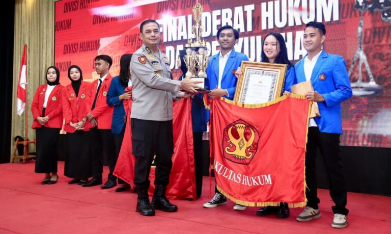 Undip Juara 1 Lomba Debat Hukum, Kadivkum Polri: Jadi Wadah Mahasiswa Sikapi Permasalahan Hukum