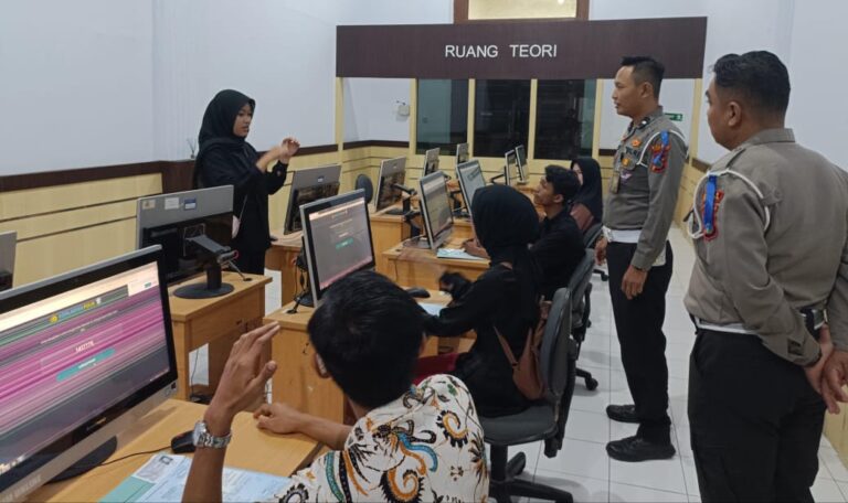 Polres Kediri Kota Beri Pendampingan Khusus Pelayanan SIM Bagi Penyandang Disabilitas