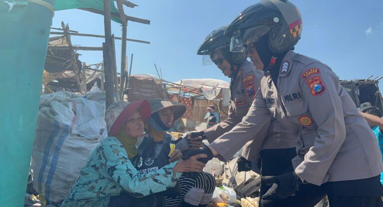 Peringati Hari Jadi ke-76 Polwan Polres Jember Salurkan Bantuan Sosial di TPA