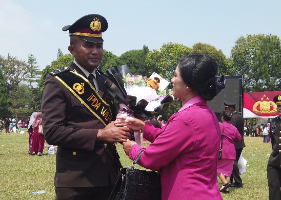 Selesaikan Pendidikan Perwira Polri, Ipda Wilfridus: Terima Kasih kapolri, Saya berjanji Akan jadi Polisi yang Solutif bagi Masyarakat