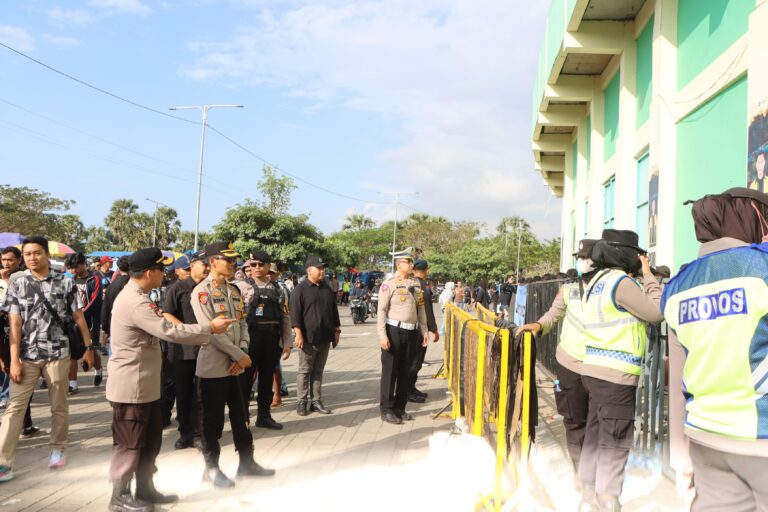 Polres Tuban Libatkan Ratusan Personel Gabungan, Pertandingan Liga 2 Persela VS Deltras Berlangsung Kondusif