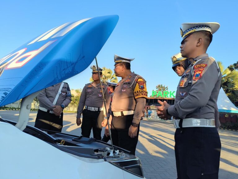 Polres Blitar Lakukan Pengecekan Ranmor Dinas dan Simulasi Patwal Pengamanan Pilkada Serentak 2024