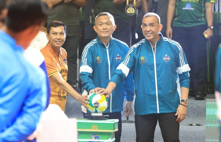 Kapolda Jatim Buka Turnamen Bola Voli Kapolri Cup 2024 di GOR Tridharma Petrokimia Gresik