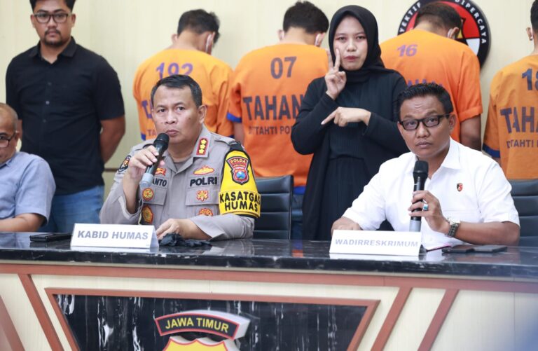 Polda Jatim Amankan 4 Tersangka Pemerasan Modus Mengaku Polisi