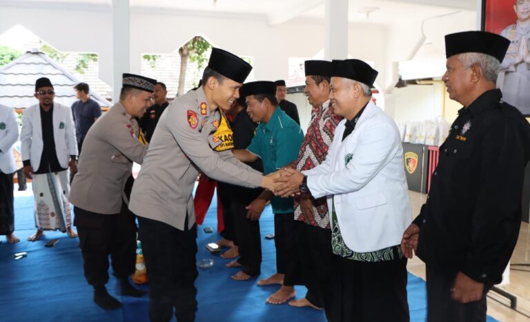 Cooling System, Polres Tuban Gelar Doa Bersama Perguruan Silat untuk Kondusifitas Pilkada 2024