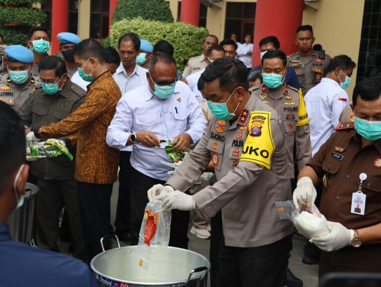 Polda Kalteng Musnahkan 50,6 KG Sabu Hasil Pengungkapan Kasus di Lamandau