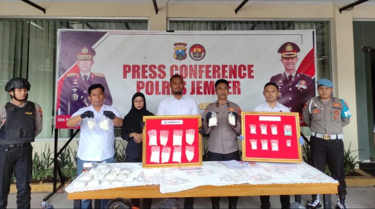 Polres Jember Berhasil Ungkap 9 Kasus Narkoba, 12 Tersangka dan Rutasan Gram Sabu Diamankan