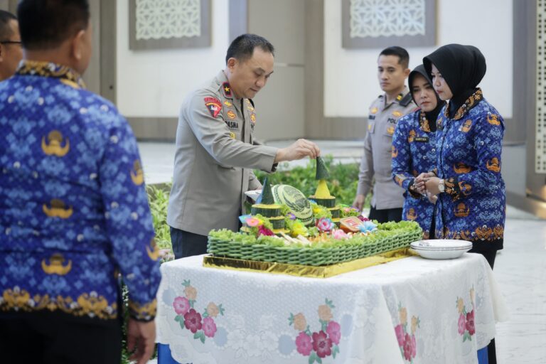 HUT Korpri ke-53, Wakapolda Jatim : Mari Bersama Mensukseskan Visi Besar Indonesia