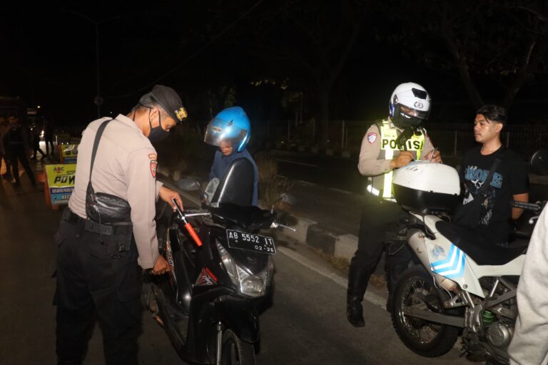 Polres Pelabuhan Tanjungperak Intensifkan Patroli Malam, Jelang Tahap Coblosan Pilkada