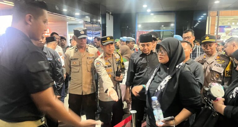 Polres Mojokerto Libatkan Personel Gabungan,Debat Pamungkas Pilkada 2024 Berjalan Aman