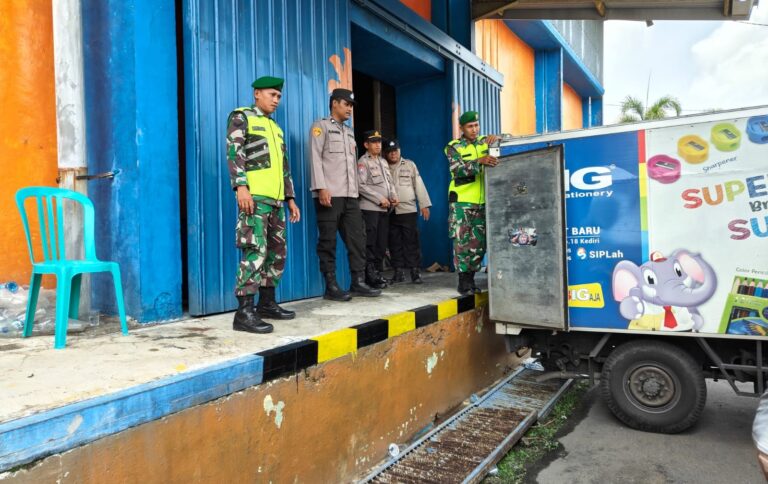 Logistik Pilkada 2024 di Ngawi Lengkap, Polisi Perketat Keamanan Gudang KPU