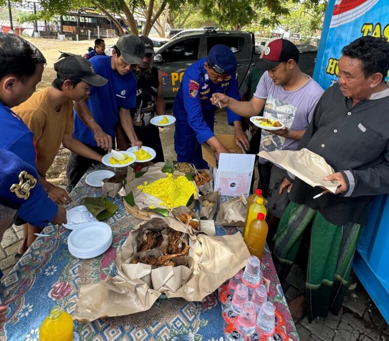 Cooling System Pasca Pilkada, Polresta Sidoarjo Ajak Warga Nelayan Tasyakuran HUT ke-74 Polairud