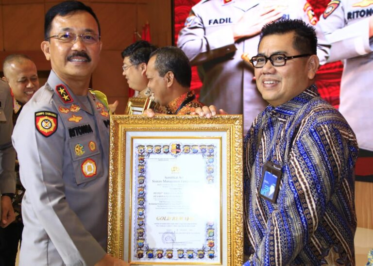 Penyerahan Sertifikat Audit Sistem Manajemen Pengamanan Objek Vital Nasional: 15 Perusahaan Raih Gold Reward