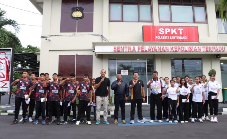 Kapolresta Banyuwangi Lepas Atlet Bola Voli U-15 Menuju Kejurprov Jatim di Sidoarjo