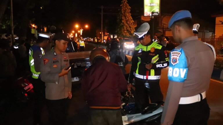 Polres Ponorogo Gelar Razia Malam, Premanisme dan Balapan Liar Jadi Atensi