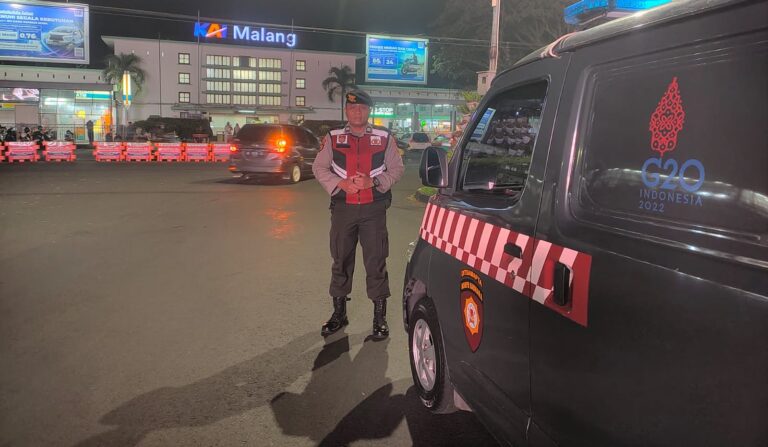 Antisipasi Premanisme, Pawas Polsek Klojen Gelar Commander Wish Patroli Blue Light di Malam Hari