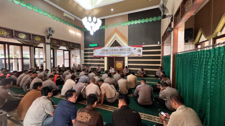 Polresta Banyuwangi gelar Dzikir dan Doa Bersama Sambut Hari Bhayangkara ke-79
