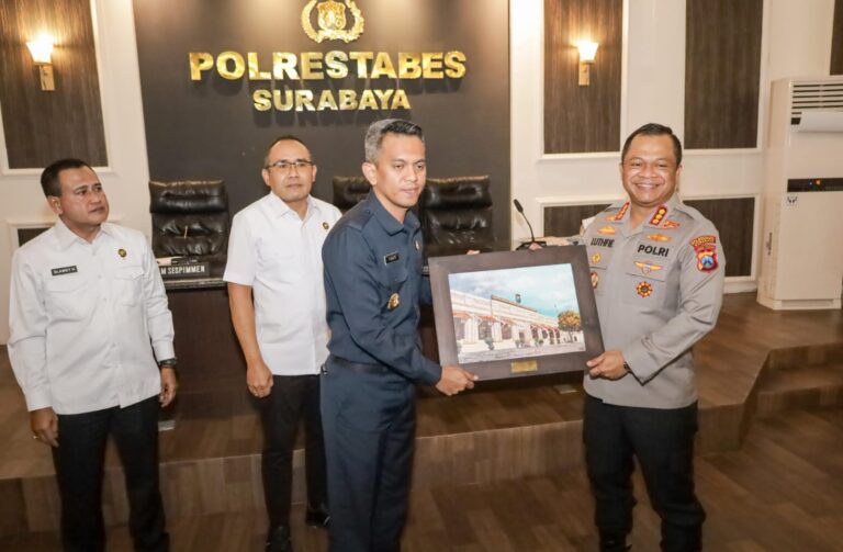 Kunjungan Serdik Sespimmen Polri ke Polrestabes Surabaya Jalin Sinergi Perkuat Kepemimpinan Presisi
