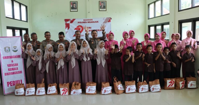 Polres Nganjuk Gelar Baksos Serentak di Panti Asuhan, Wujud Nyata Kepedulian Polri di Hari Bhayangkara ke-79