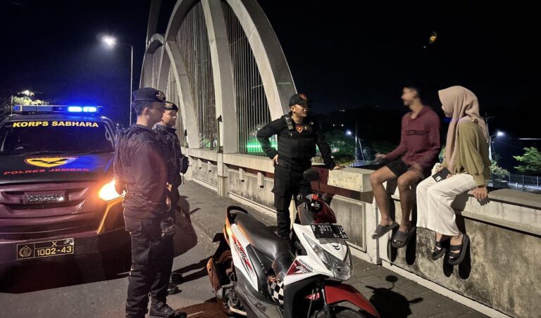 Polres Jember Tingkatkan Patroli Kamtibmas Jelang Malam 1 Suro