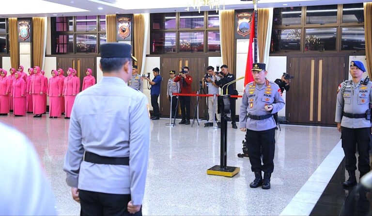 17 Perwira Tinggi Polri Naik Pangkat, Satu Diantaranya Raih Bintang Tiga