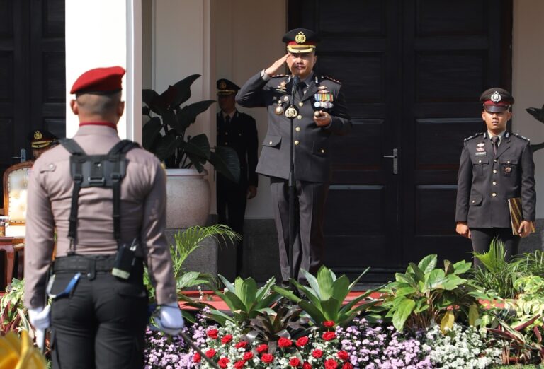 Kapolresta Malang Kota Pimpin Upacara Hari Bhayangkara ke-79 “Polri untuk Masyarakat