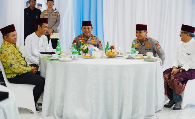 Kapolri Sambang Petang Bersama Ustaz Abdul Somad, Komitmen Jaga Kamtibmas