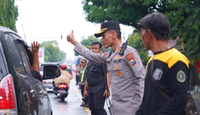 Suran Agung: Ratusan Polisi Kawal Ketat 2.400 Warga PSHWTM dari Ponorogo ke Madiun
