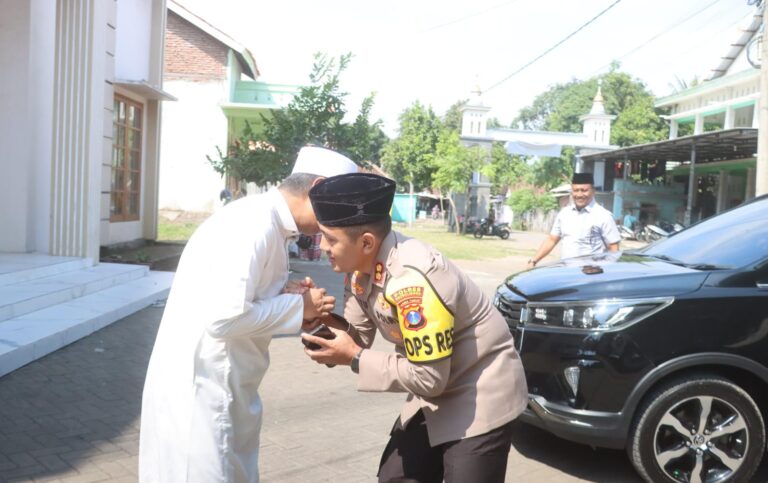 Awali Tugas, Kapolres Probolinggo yang Baru Kunjungi Ponpes Nurul Qodim Paiton