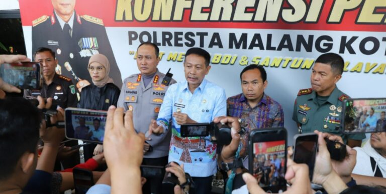Luncurkan Aplikasi Layanan Berbasis WhatsApp, Wali Kota Malang Apresisasi: Inovasi Polresta Malang Kota Cukup dalam Genggaman, Rasanya Dikawal Polisi