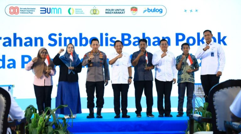 Mendagri Apresiasi Polri dan Bulog Gelar Gerakan Pangan Murah