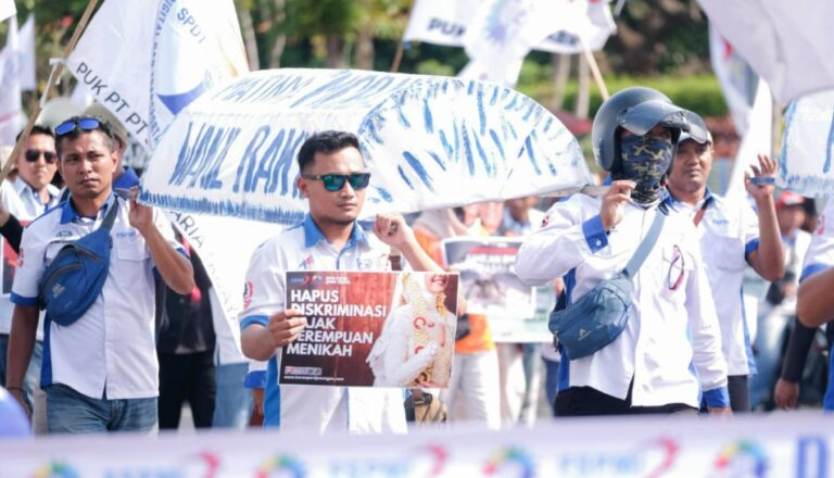 Aksi Unras di Jawa Timur Berjalan Tertib dan Kondusif Kapolrestabes Surabaya Apresiasi Massa Buruh