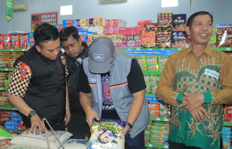 Lindungi Konsumen, Polres Ponorogo Bersama Instansi Terkait Lakukan Pengecekan Kualitas Beras