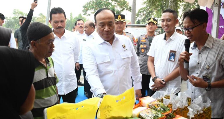 Polri Distribusikan 6 Ton Beras, Gelar Gerakan Pasar Murah di Madiun, Sinergi dengan Bulog Tekan Inflasi