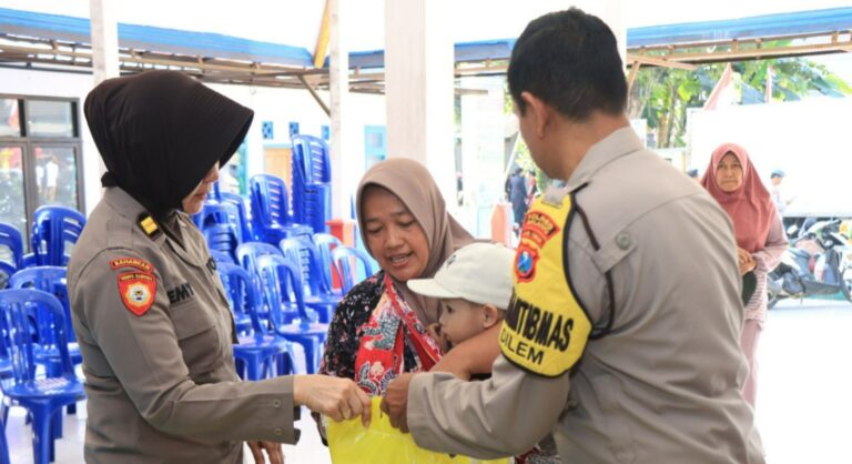 Dukung Stabilitas Harga Pangan Polres Malang Gelar Bazar Murah Warga Sambut Antusias