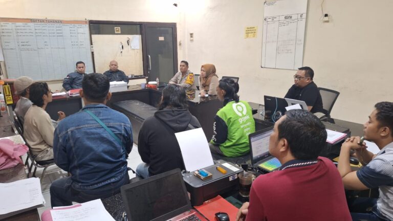 Problem Solving: Polsek Sukun Damaikan Kesalahpahaman Jukir dan Ojol