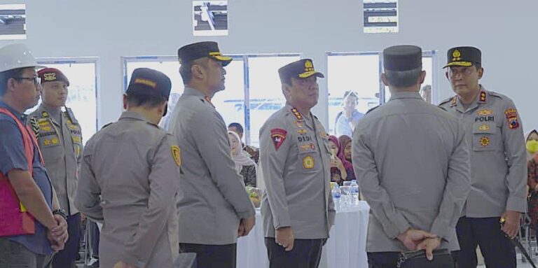 Libatkan Warga Sekitar, Wakapolri Sebut SPPG Polri di Gedawang Sebagai Bukti Kepedulian Polri Pada Masyarakat