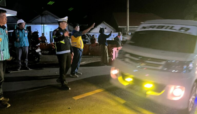 Jalur Gumitir Resmi Dibuka, Satlantas Polres Jember Himbau Pengendara Tetap Waspada dan Kedepankan Keselamatan