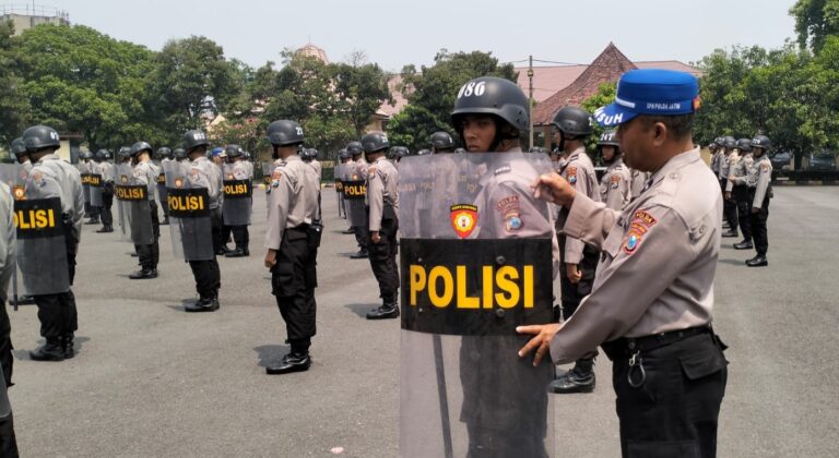 Cetak Polisi Humanis, 247 Siswa Diktukba SPN Polda Jatim Dibekali Teknik Dalmas